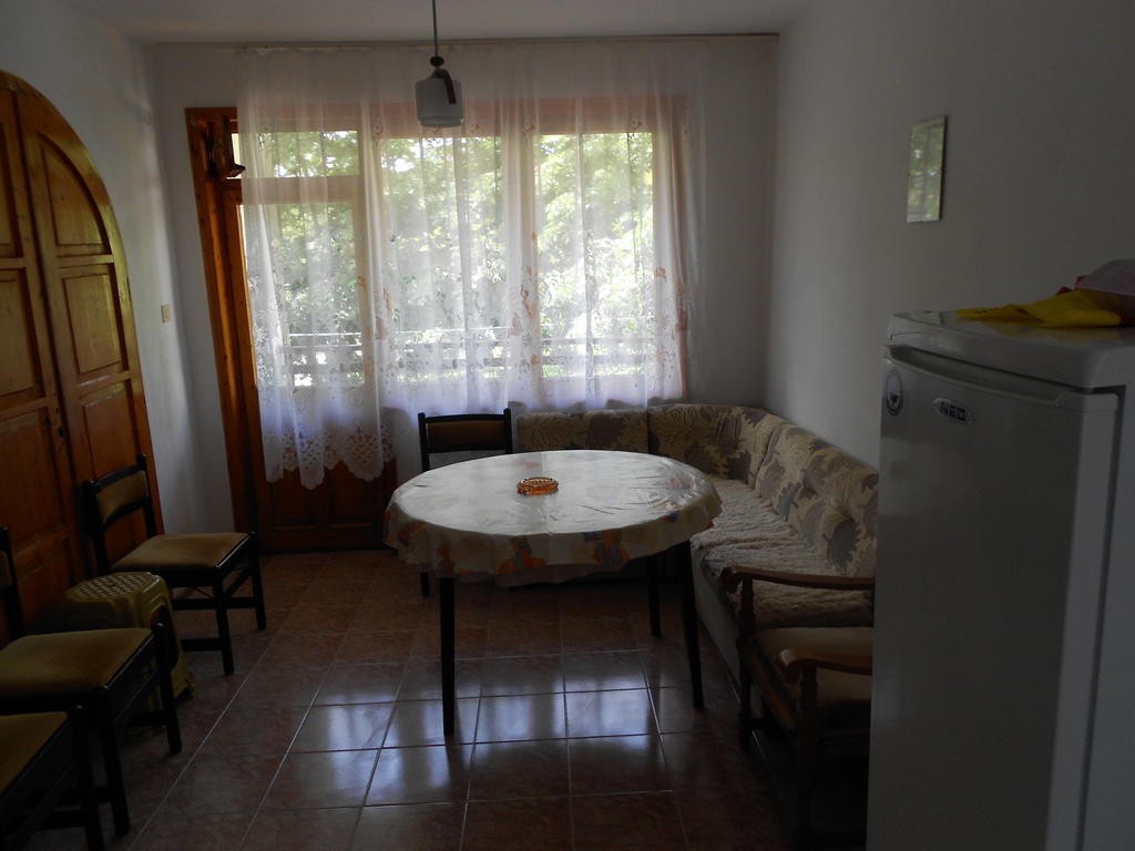 Nelly Guest House Σωζόπολη Δωμάτιο φωτογραφία